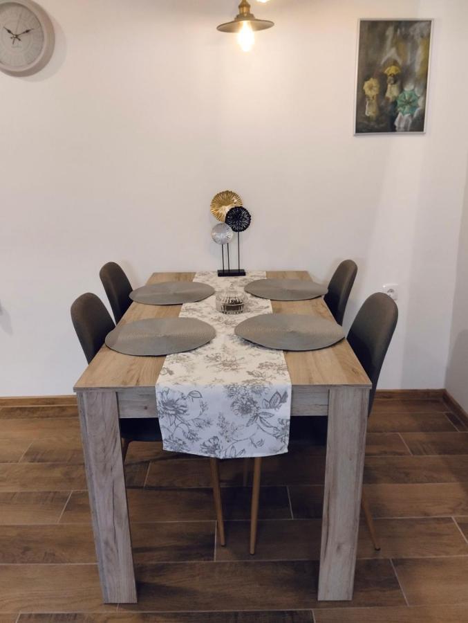 Apartman Katarina Backi Monostor Eksteriør billede